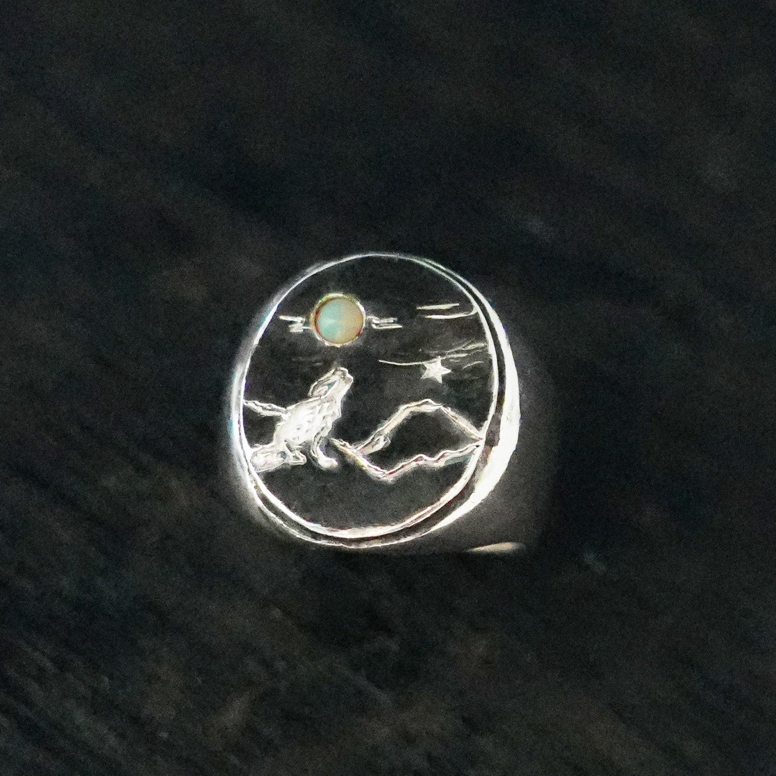 Howlin Wolf Ring